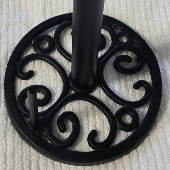 Paper Towel Holder - Picture 2 of 3